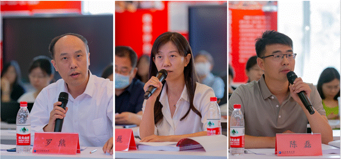 桌子上有許多人在吃東西描述已自動生成