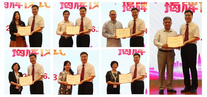 說明: E:\2018年\宣傳\餐旅學院\選用照片\發聘書1.jpg